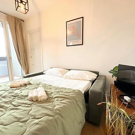 Loft Design Max 4 People Apartment